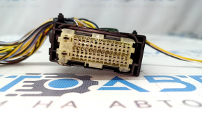 The BMW X5 F15 16-18 engine computer ECU plug-in is large, light, and 42-pin.