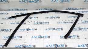 Upper front right door molding for BMW 3 G20 19-24, gloss black with glass seal, scratches