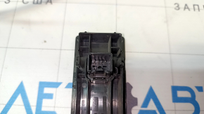 The Ford Fusion mk5 13-20 USB AUX unit is worn out.