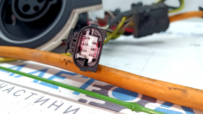 The charging port assembly with cable for the BMW X5 F15 16-18 plug-in has a broken connector.