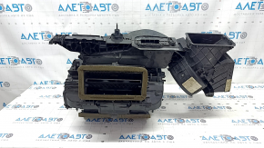 The bare heater housing of the BMW X5 F15 16-18 plug-in air conditioner with 4-zone control
