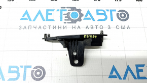 The front right bumper mount for the BMW X5 G05 19-24 is broken.