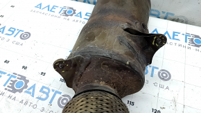 The BMW X5 F15 16-18 plug-in catalytic converter is rusty, the mesh is torn, and the studs are broken.