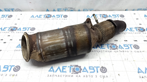 The BMW X5 F15 16-18 plug-in catalytic converter is rusty, the mesh is torn, and the studs are broken.