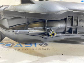 The upper part of the intake manifold of the Lexus ES350 07-12 is broken off.