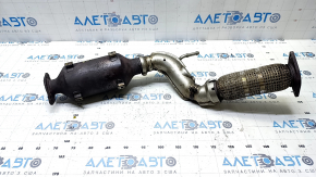 The Nissan Rogue Sport 20's exhaust pipe and catalytic converter are rusty and the bolts are broken.