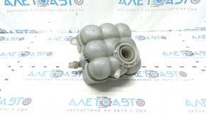Expansion tank for cooling the Audi Q8 19-25 MHEV