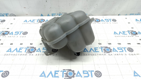 Expansion tank for cooling the Audi Q8 19-25 MHEV