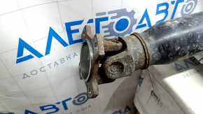 The driveshaft of a Nissan Murano z52 15-24 is rusty and the universal joint is sticking.