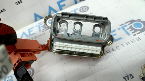 High-voltage cable through the entire body of the Lexus NX300h 15-21