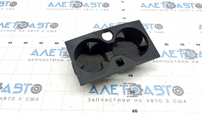 Cup holders in the center console of the BMW X5 G05 19-22 are broken.