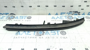 The right rear bumper molding for a Lexus NX300h 15-21 has a broken mount.