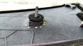 Upper trunk lid trim Kia EV6 22-24 broken fasteners