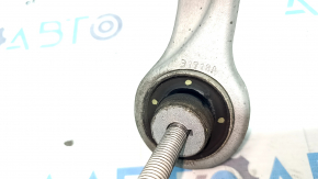 The upper front left rear control arm of the Audi Q8 19-25 has a torn silent block.