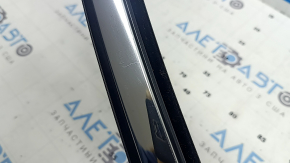 Lincoln MKZ 17-20 front left window seal with upper chrome molding, triangle glass