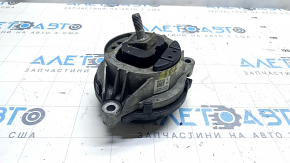 The left engine mount of a BMW F30 12-18 AWD is torn.