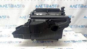 The bare heater housing of the Audi Q8 19-21 air conditioner for rear row air conditioning control, with the evaporator housing