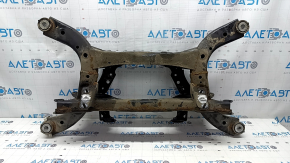 The rear subframe of a Mazda CX-5 17-24 is rusty, and the gearbox silent block is cracked.