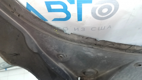 The plastic windshield wiper grille on a BMW 3 F30 12-18 has a worn-out seal.
