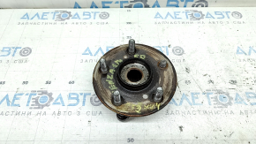 The front right hub of a Toyota Venza 21-24 AWD is rusty.