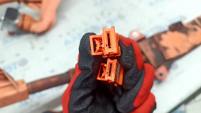 High-voltage cable to the Toyota Venza 21 battery - through the entire body