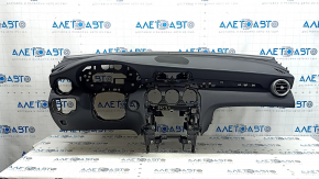 Mercedes GLC 20-22 black dashboard with airbag