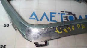 Right muffler frame for VW Tiguan 18-21, chrome, scratches, broken mount