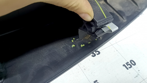 Lower tailgate trim for VW Tiguan 18-24 electric door, black, with lamp, scratches, worn, broken mount