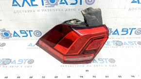 Left outer fender light for a VW Tiguan 18-24 USA, scratches
