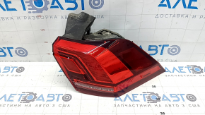 Right outer fender light for a VW Tiguan 18-24 USA, scratches