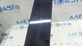 Right rear side door trim for VW Tiguan 18-24, gloss black, broken guides, broken mount, scratches