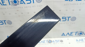 Right rear side door trim for VW Tiguan 18-24, gloss black, broken guides, broken mount, scratches
