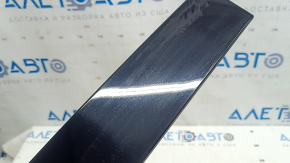Right rear side door trim for VW Tiguan 18-24, gloss black, broken guides, broken mount, scratches