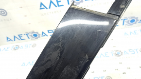 VW Tiguan 18-20 front left side door trim, gloss black, broken guide, scratches, glue