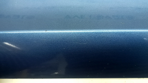 Lower front right door trim panel for VW Tiguan 18-24 with chrome, R-Line blue, scratches