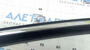 Upper front right door molding for VW Tiguan 18-24, chrome, with glass seal, glued, curved