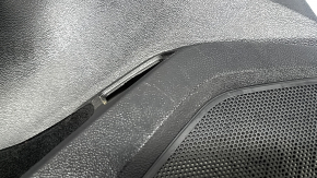 Black front left door panel for a VW Tiguan 18-20, with a buzzer, leather armrest, gray leather insert, with a handle, scratches, scuffs, stains, tear, crack in the fastener, broken fastener