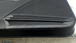 Black front left door panel for a VW Tiguan 18-20, with a buzzer, leather armrest, gray leather insert, with a handle, scratches, scuffs, stains, tear, crack in the fastener, broken fastener