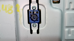 VW Tiguan 18-24V 8-button radio with navigation, bumps, air leaks under the glass, scratches