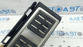 Footrest for VW Tiguan 18-24 chrome, broken fasteners, scratches