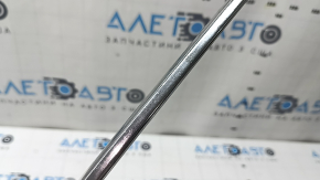 Upper molding of the lower grille of the front bumper, central VW Tiguan 18-21, chrome, R-Line, cracks, sand