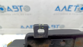 Kia EV6 22-24 battery tray mount cracked