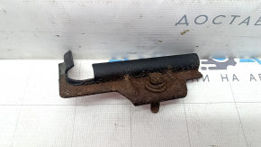 The Kia EV6 22-24 battery mount is rusty.