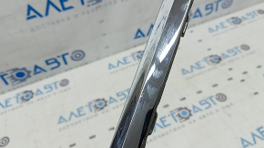 Rear bumper center molding for VW Tiguan 18-24, chrome, scratches, broken fasteners