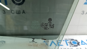 VW Tiguan 18-21 front left door glass scratches