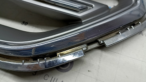 Ford Escape MK3 2017-2019 grille, gray, with chrome, with emblem, sand, scratches on the emblem, paint spraying, broken guides