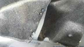 The rear right fender liner of a Mercedes W167 GLE 350 450 20-24 has torn fasteners.