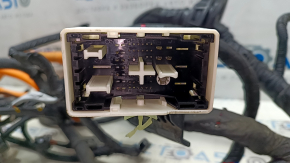 Kia EV6 22-24 underhood wiring with fuse box