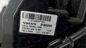 Volvo XC90 16-23 LED left outer fender light, crack in glass
