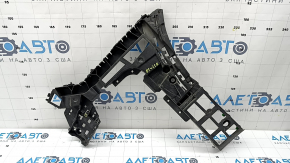 The right rear bumper mount on a Volvo XC90 16-19 is broken.